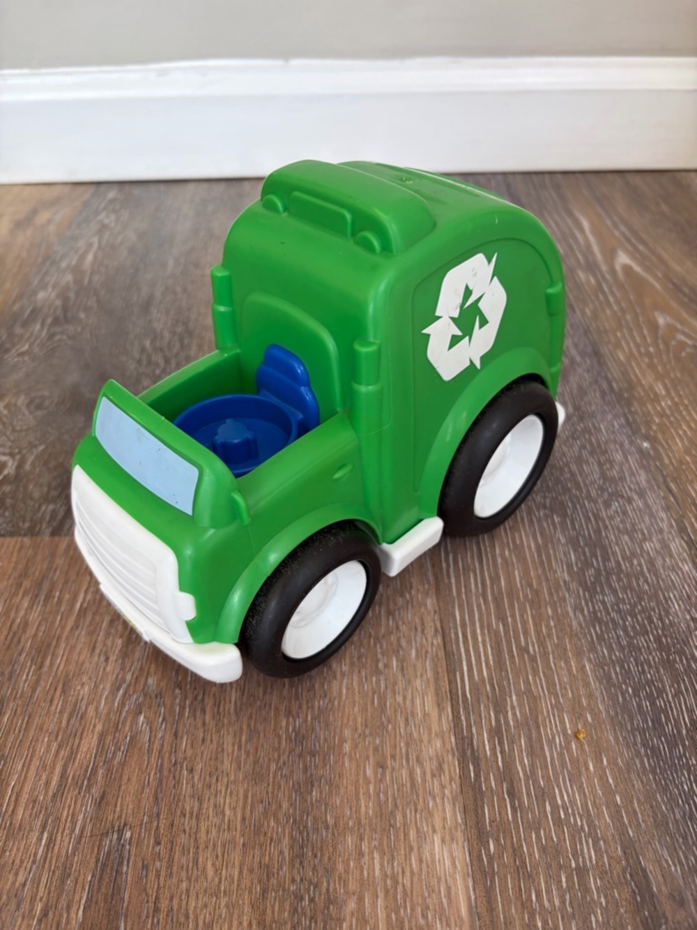 Fisher Price Little People recycling truck as is. Does NOT work